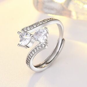 *JOSLYN* Silver Heart Adjustable Fashion Ring